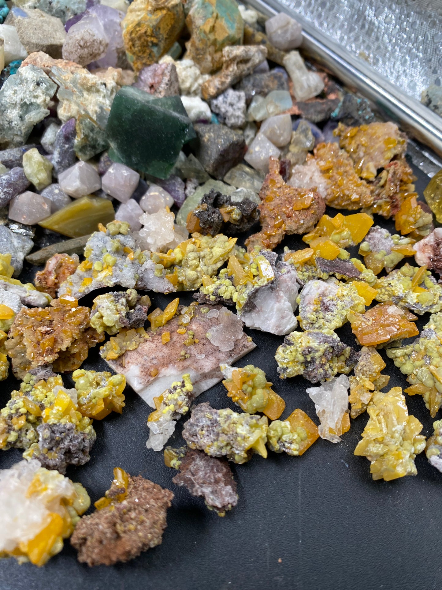 Wulfenite lot